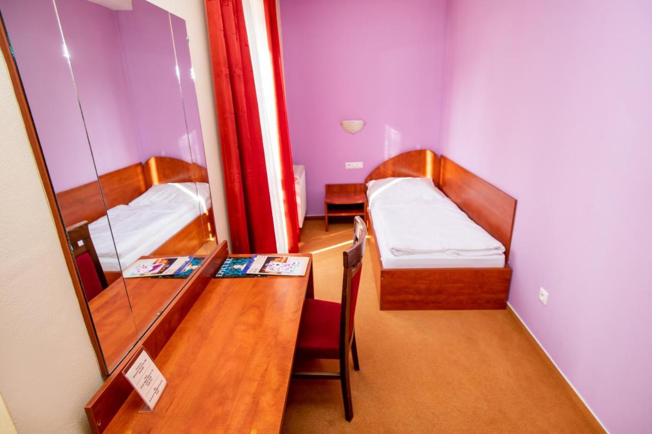 Hotel Boss Žilina Buitenkant foto