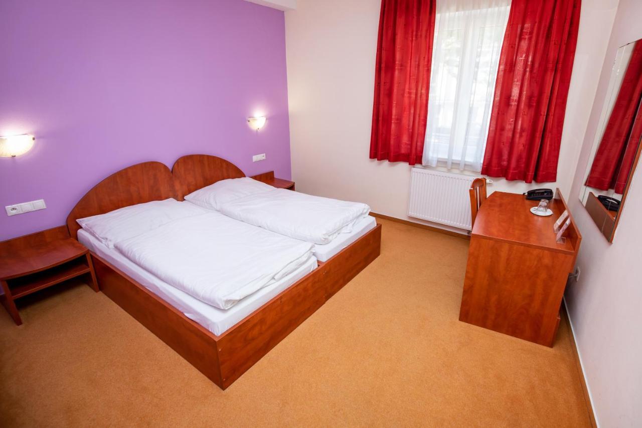 Hotel Boss Žilina Buitenkant foto