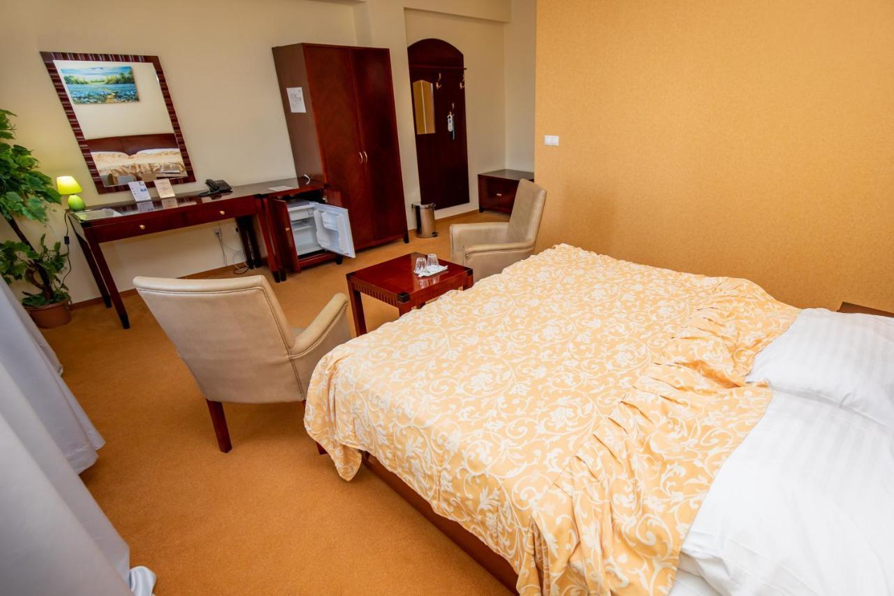 Hotel Boss Žilina Buitenkant foto